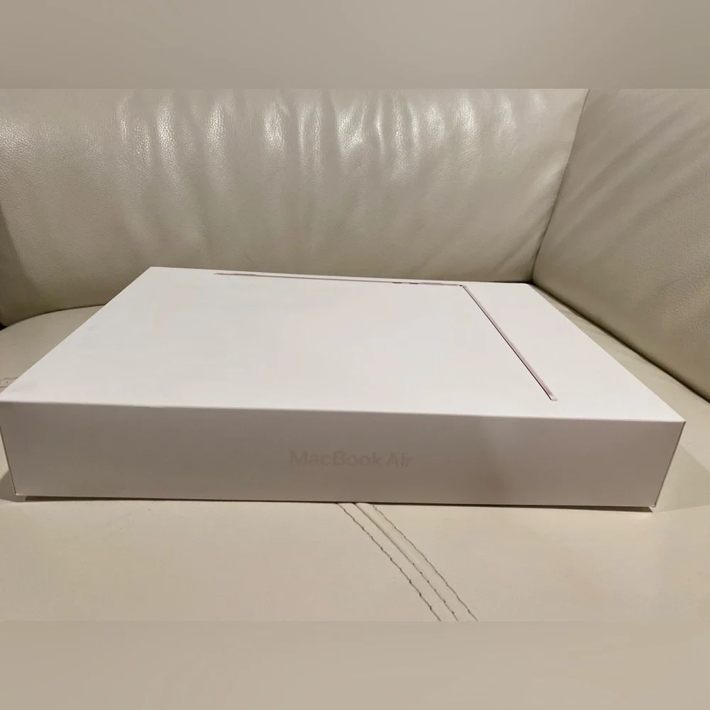 Apple Laptop in White